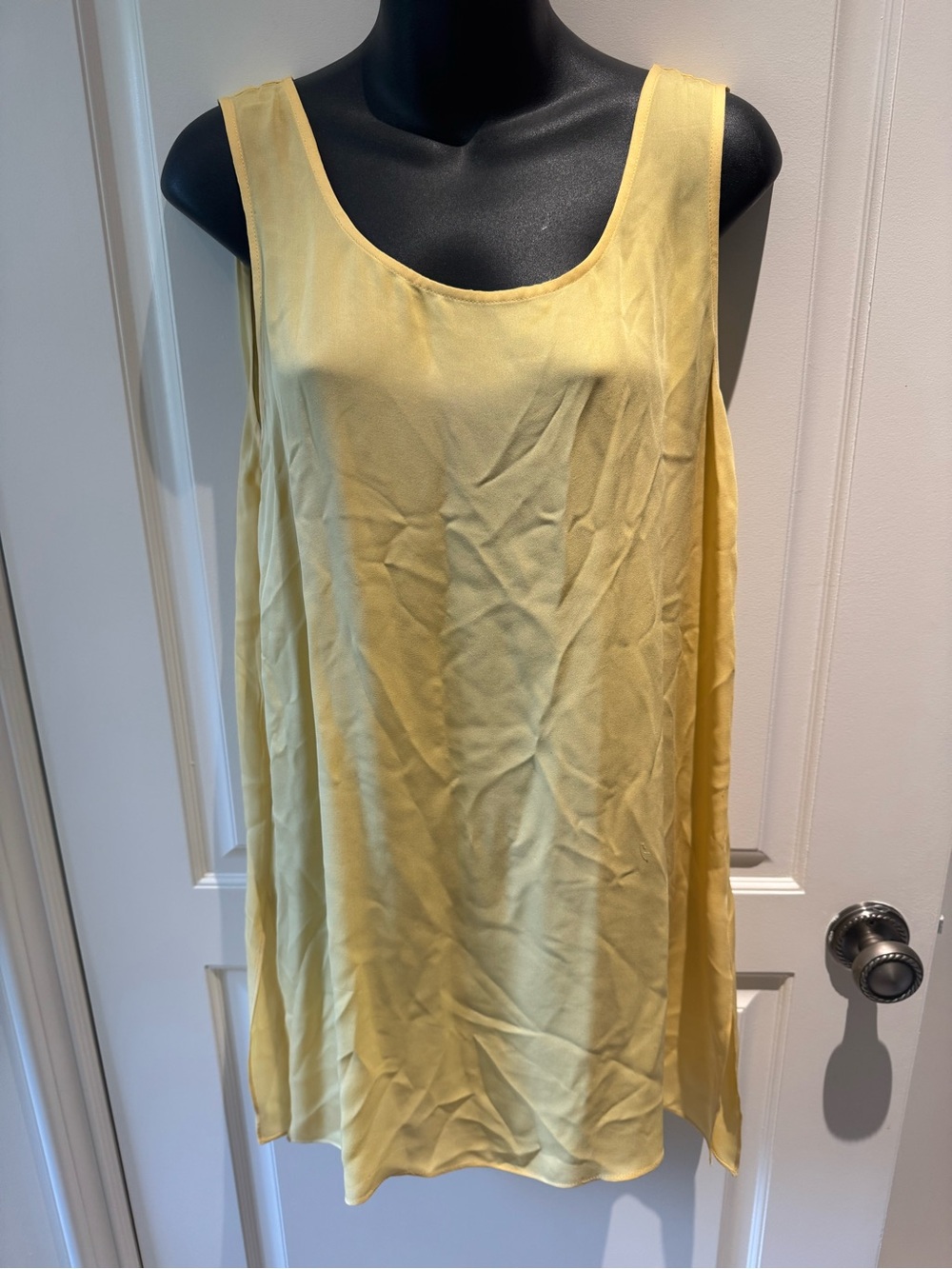 Sleeveless silk  Lightweight Yellow Shift Tank Top Sz L new